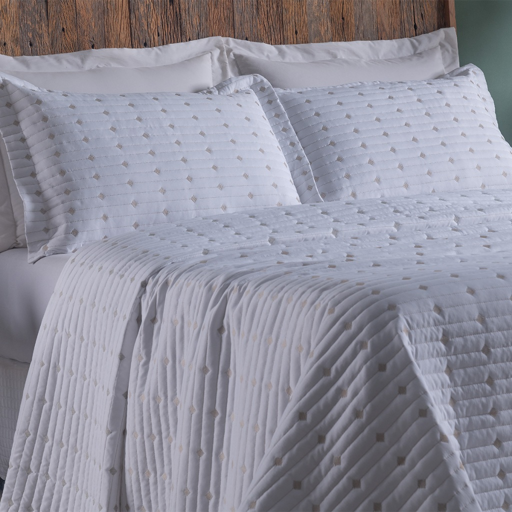 Cobre Leito 3 Peças para Cama Casal Queen King com Porta Travesseiros e Toque Macio l Linha Aura Lux
