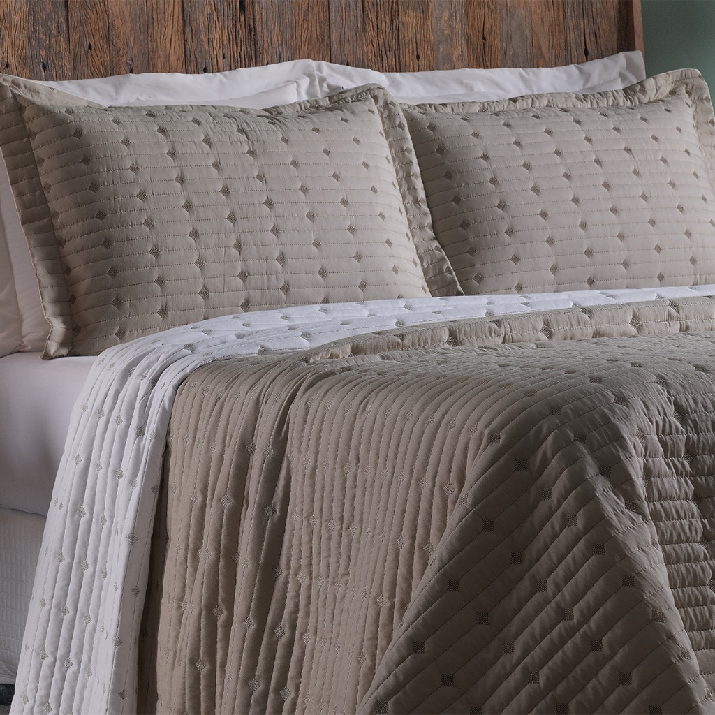 Cobre Leito 3 Peças para Cama Casal Queen King com Porta Travesseiros e Toque Macio l Linha Aura Lux