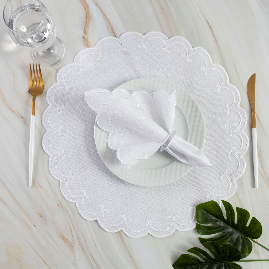 "Kit Americano 4 Peças: Sousplats e Guardanapos - Eleve a Elegância e Sofisticação da Sua Mesa de 2 Lugares!