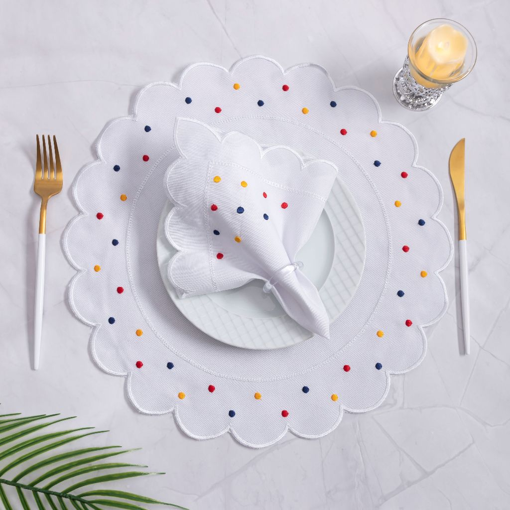 "Kit Americano 4 Peças: Sousplats e Guardanapos - Eleve a Elegância e Sofisticação da Sua Mesa de 2 Lugares!