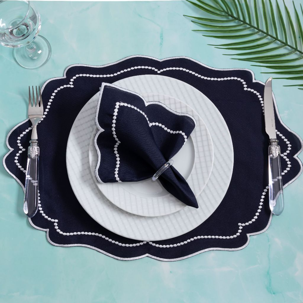 "Kit Americano 4 Peças: Sousplats e Guardanapos - Eleve a Elegância e Sofisticação da Sua Mesa de 2 Lugares!