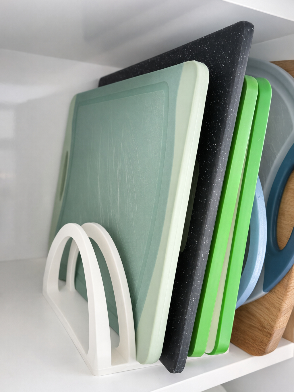 Suporte Organizador de Tábuas de Cortar Bancada e Armário Cozinha 5 Lugares (Branco/Preto)