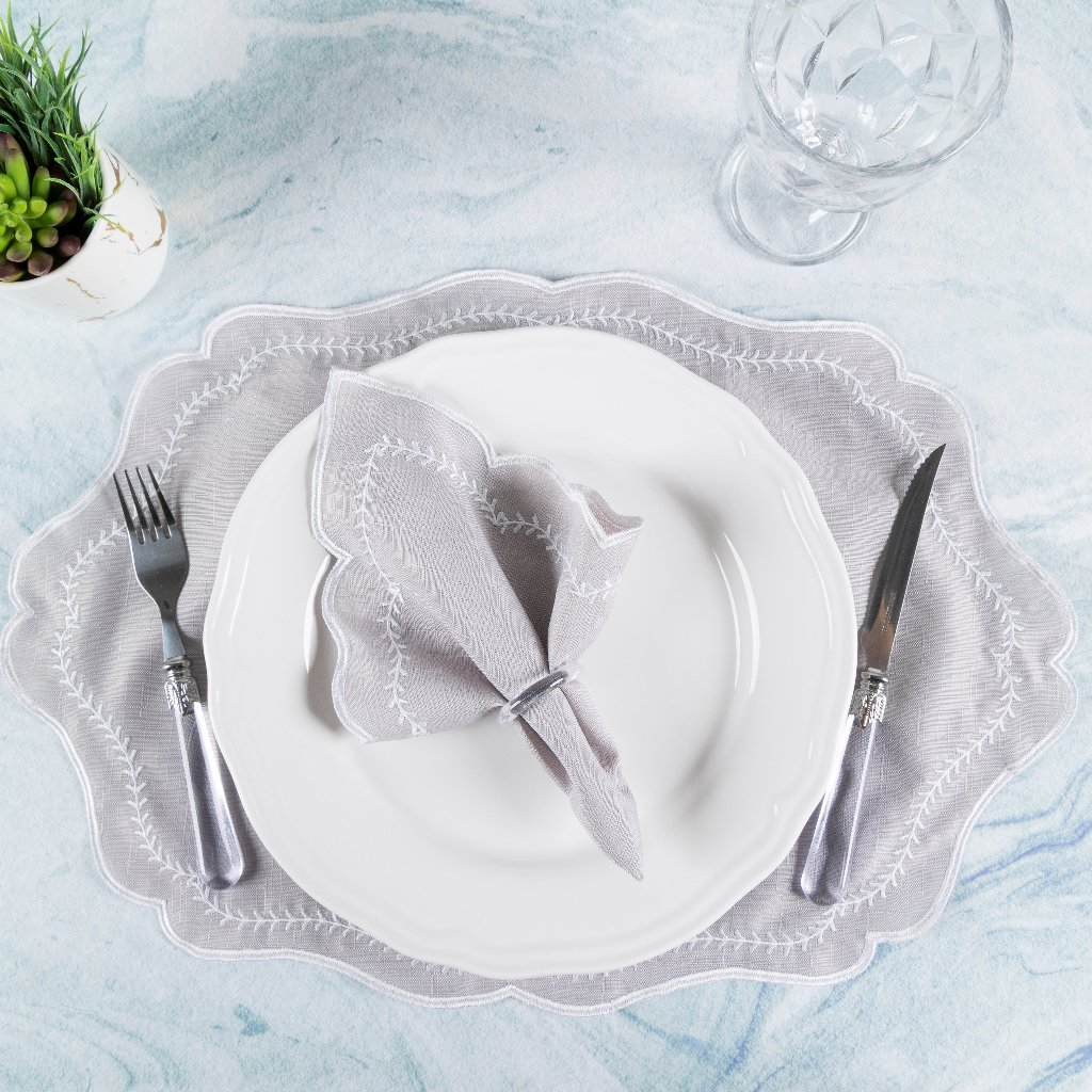 "Kit Americano 4 Peças: Sousplats e Guardanapos - Eleve a Elegância e Sofisticação da Sua Mesa de 2 Lugares!
