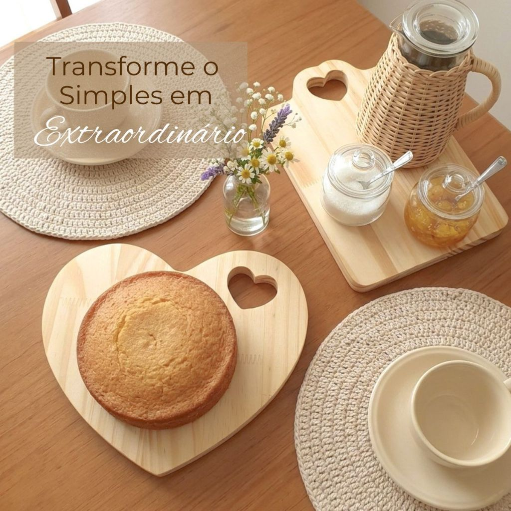 Tábua Petisqueira para Frios Coração em Madeira com Suporte - Mesa Posta - Decoração para Cozinha